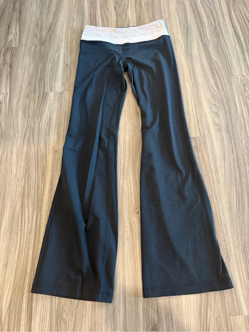 lululemon athletica Black and Pink Reversible Flare Pants Size 6
